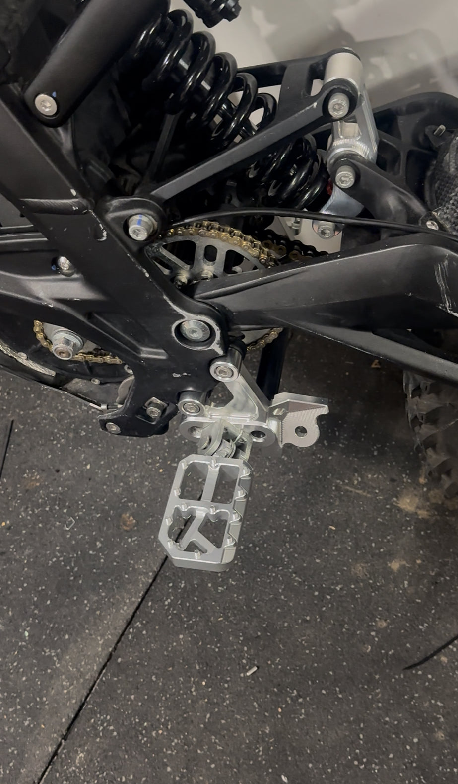 Surron Chrome Peg set with Chrome Peg bracket